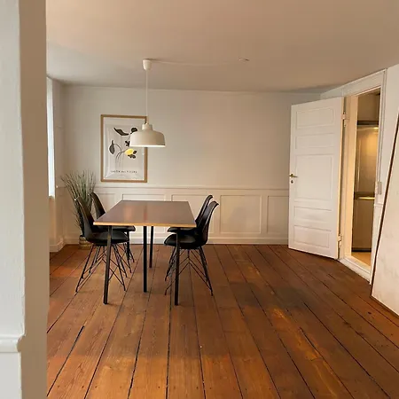 Stylish - View Of The Marble Church Apartment