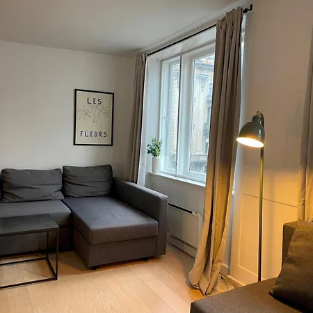 Stylish - View Of The Marble Church Apartment